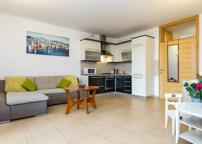 Maru Apartments