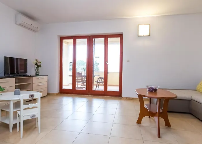 Maru Apartments